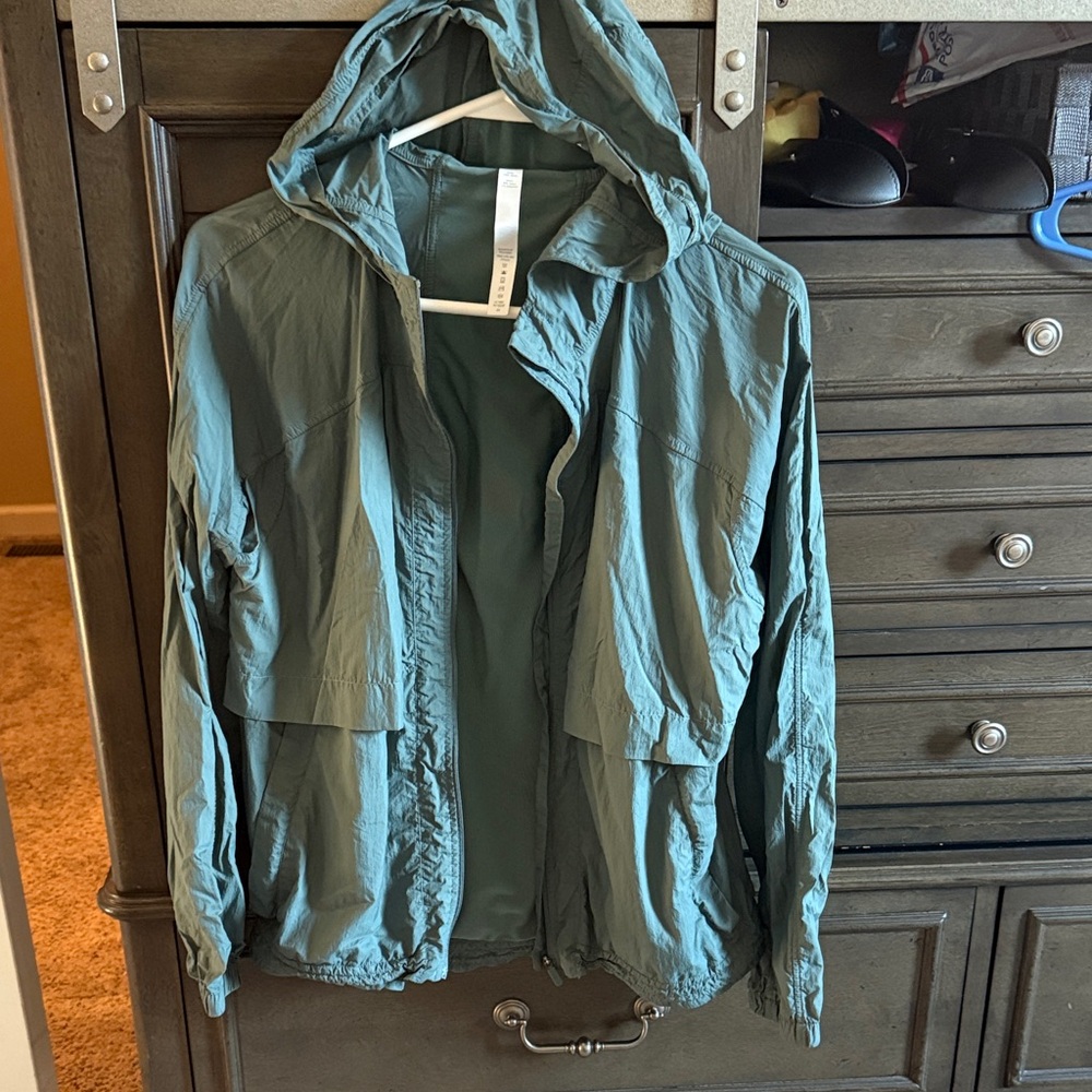 Lululemon Women's Green Hooded light Jacket